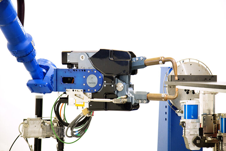Yaskawa spot shop welding robot